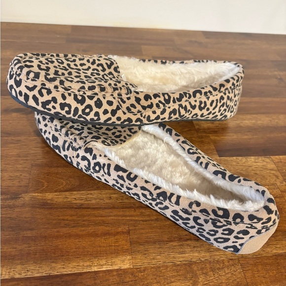 Stars Above Leopard Suede Moccasin Slippers - Size 11 - Picture 2 of 5
